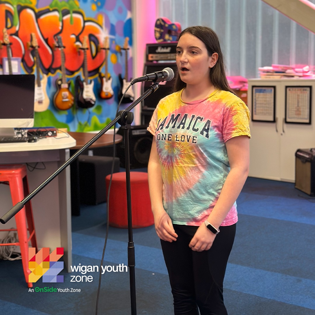 Seraphina singing