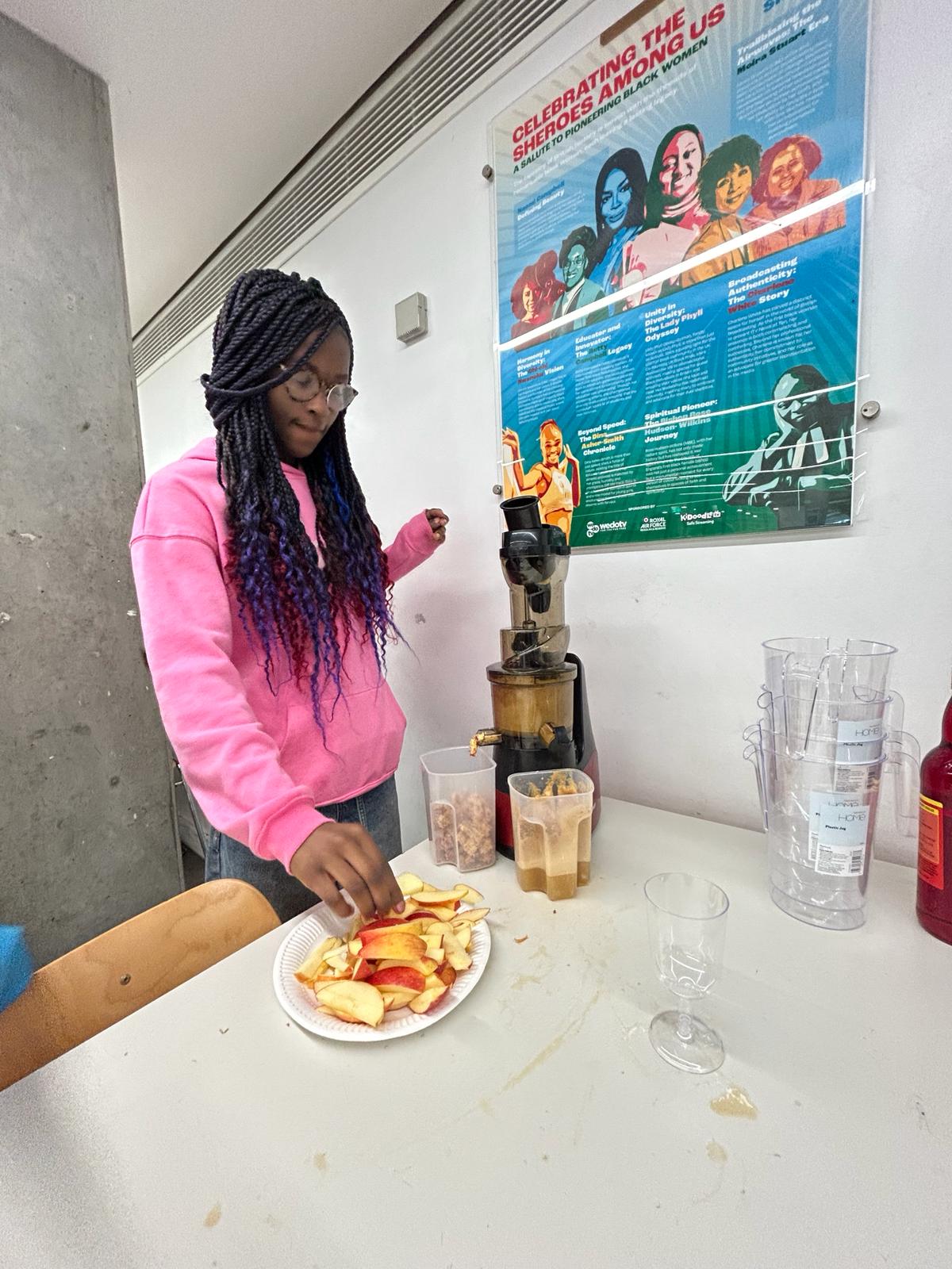 Apple juice making (1)