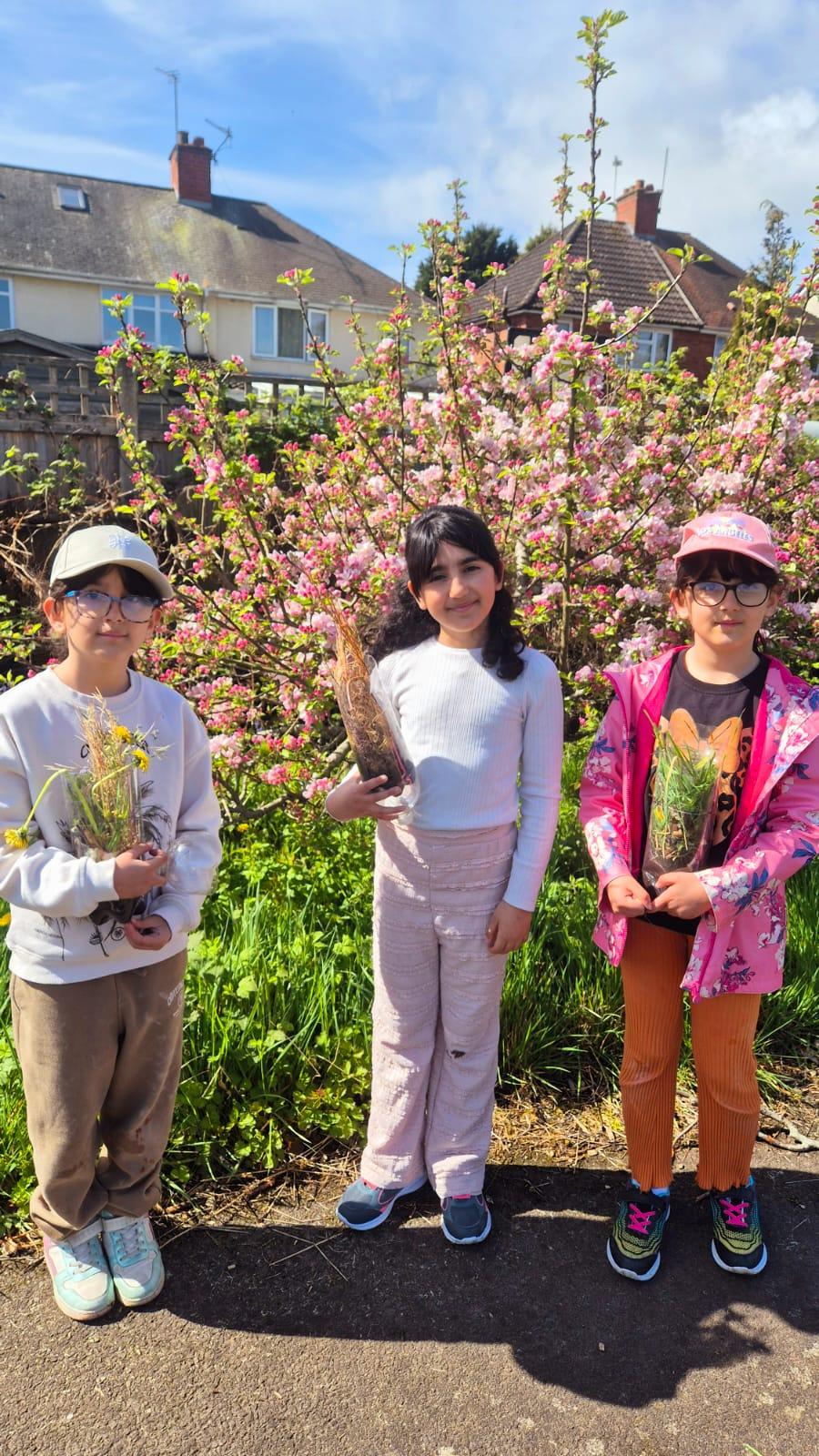 Sisters (M,M,M) with their compost jars
