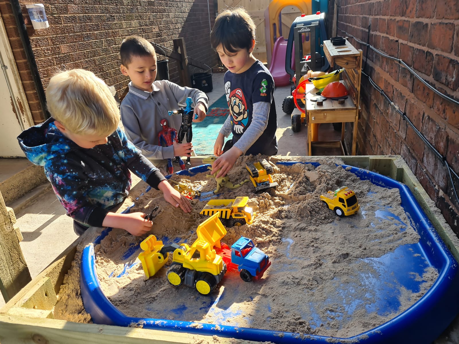 52b5ff65-c078-4324-afbe-3d1fc941bf8e